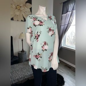 Torrid Size 1 Floral Blouse